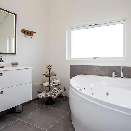 Hébergement de vacances Stylish Lakeview Retreat-by Traum
