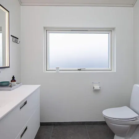 Stylish Lakeview Retreat-by Traum Hébergement de vacances *